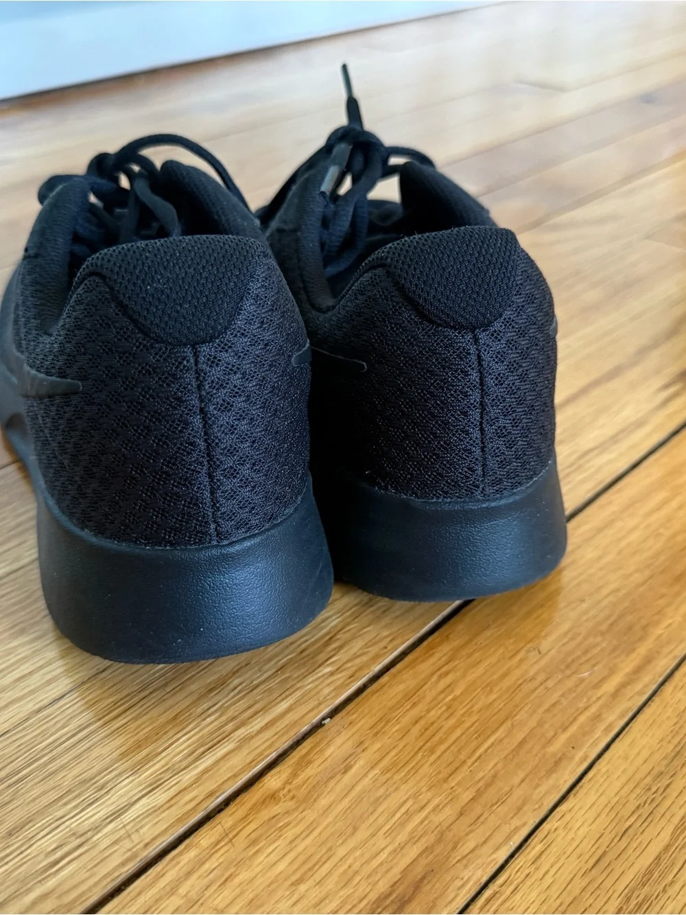 Women’s Nike Black Mesh sneakers